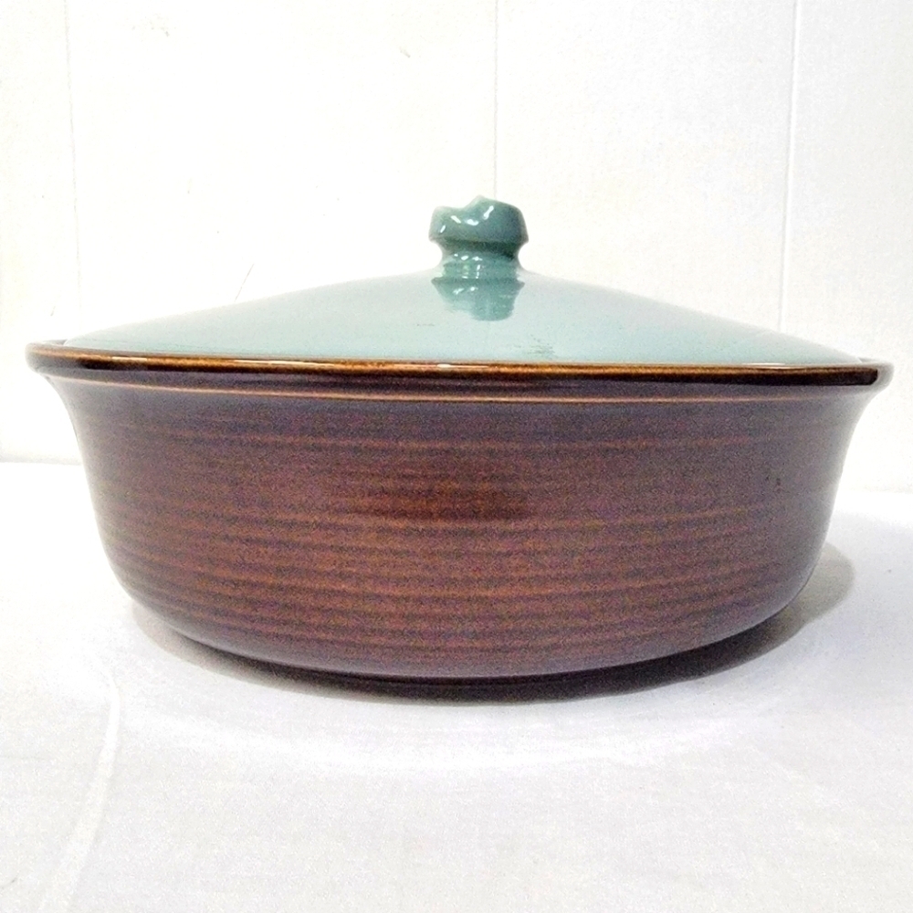 Red Wing USA Pottery Vintage Village Green 2 Quart Round Covered Casserole Dish